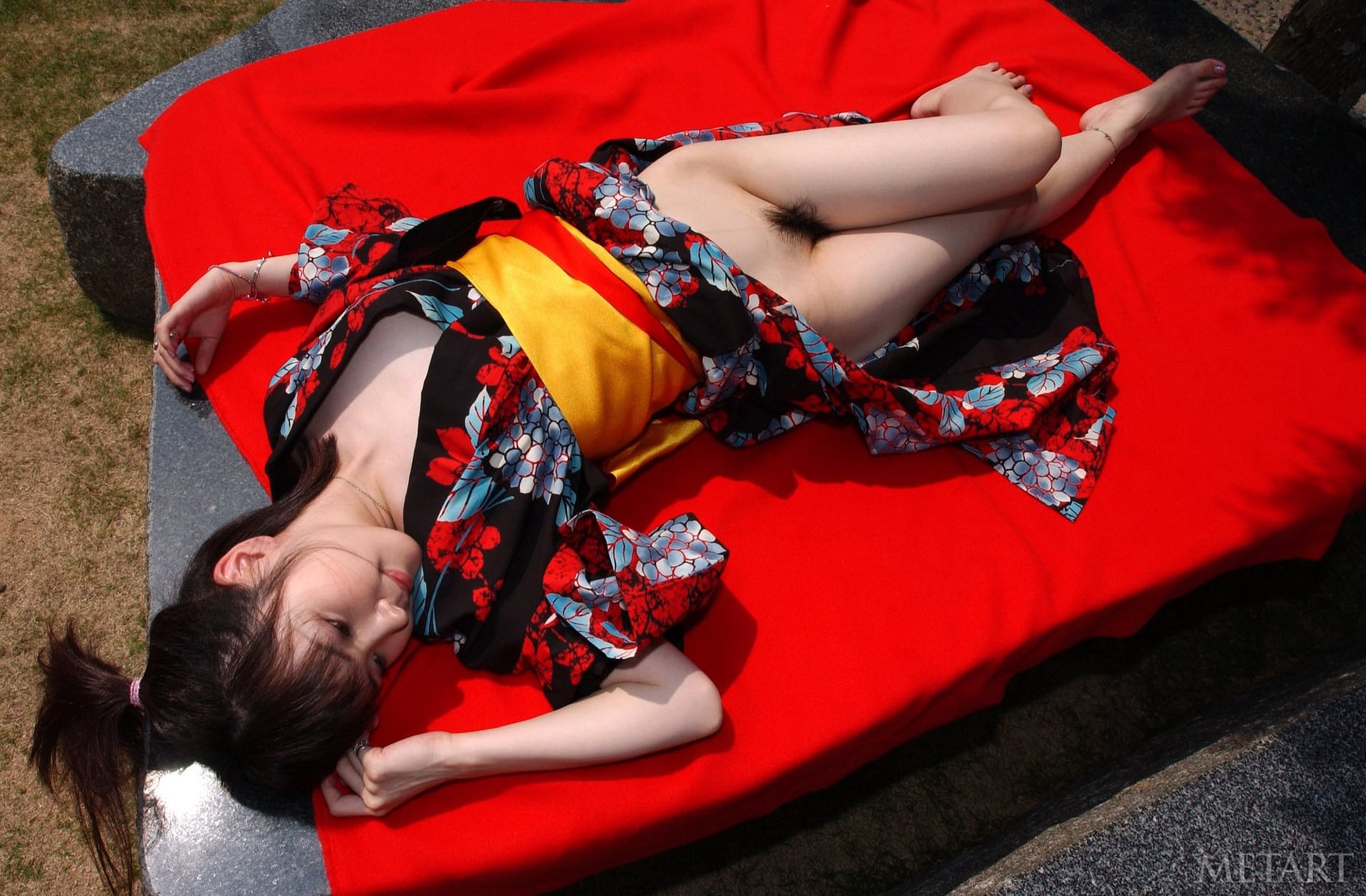 由 Maki A Naked Photos 表演的 Met Art