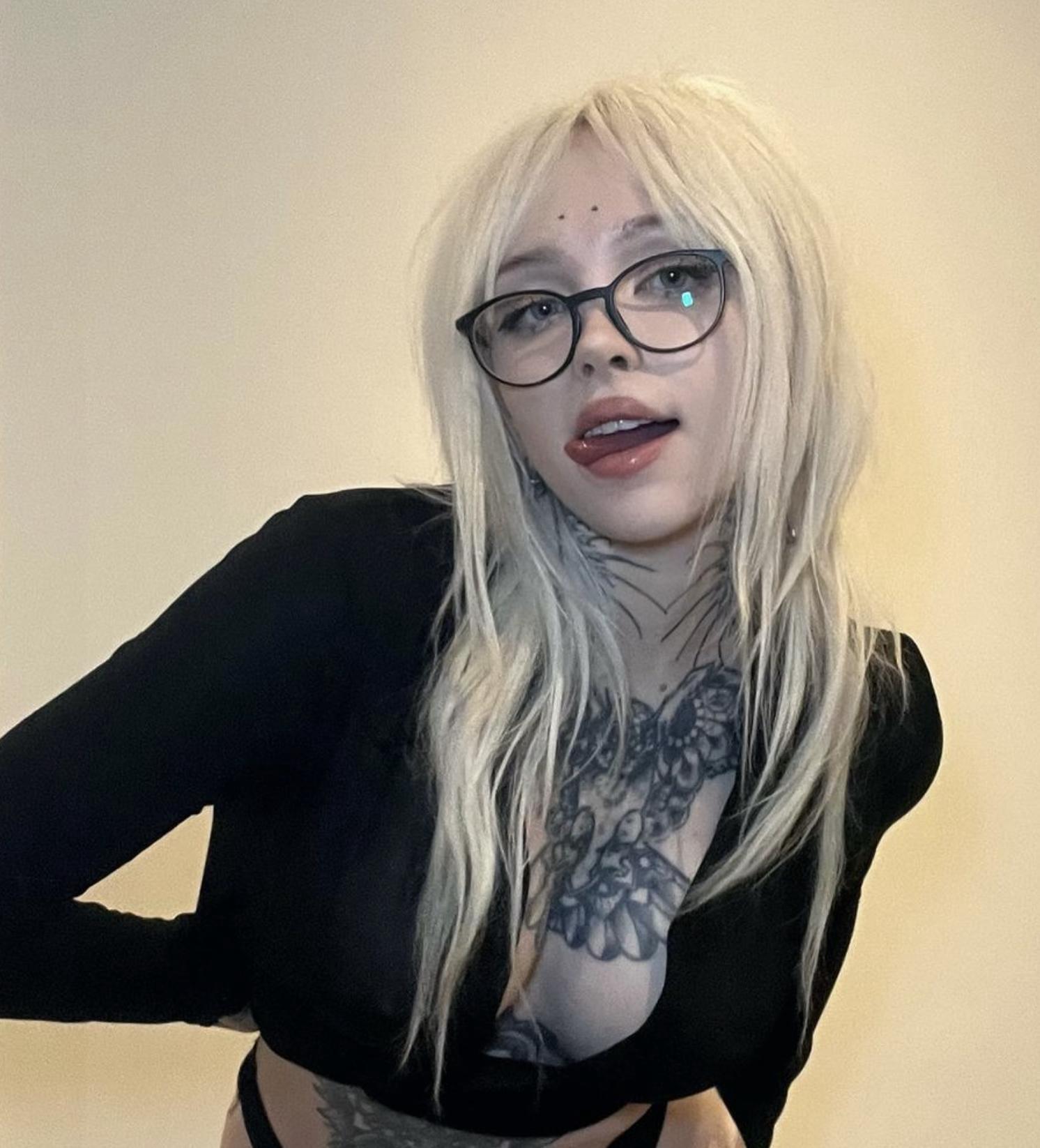 OnlyFans Runa Byt 3 主演 Runa Byt 3 性爱照片