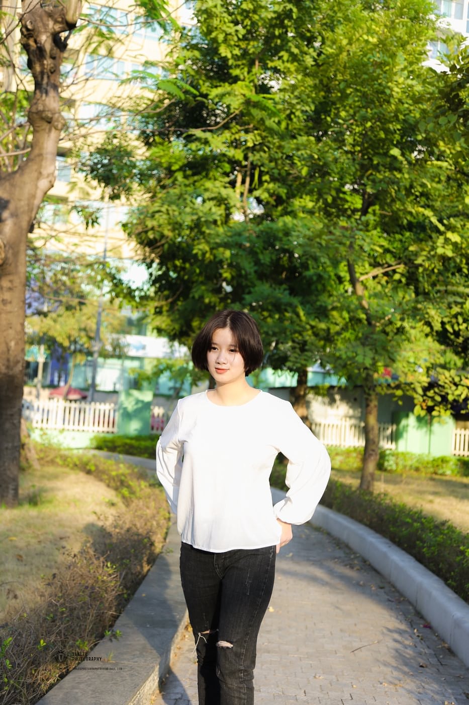 迷人的亚洲宝贝 Julia My Le 在她的合辑中摆姿势和做爱