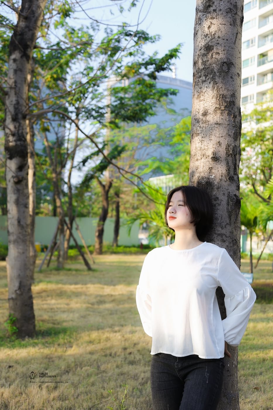 迷人的亚洲宝贝 Julia My Le 在她的合辑中摆姿势和做爱