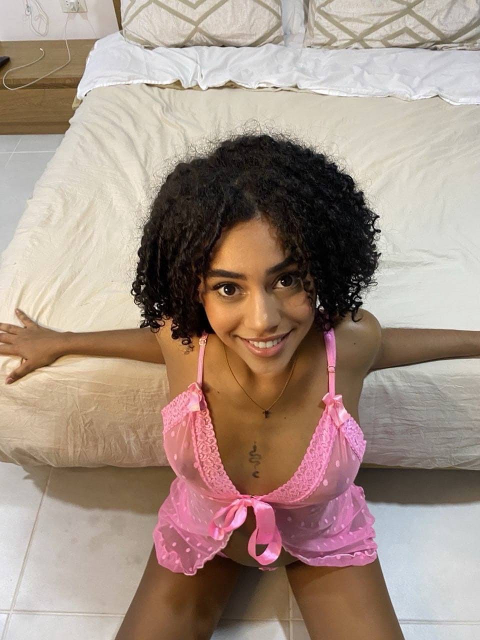 OnlyFans Lisandra 官方主演 Lisandra 官方热门图片