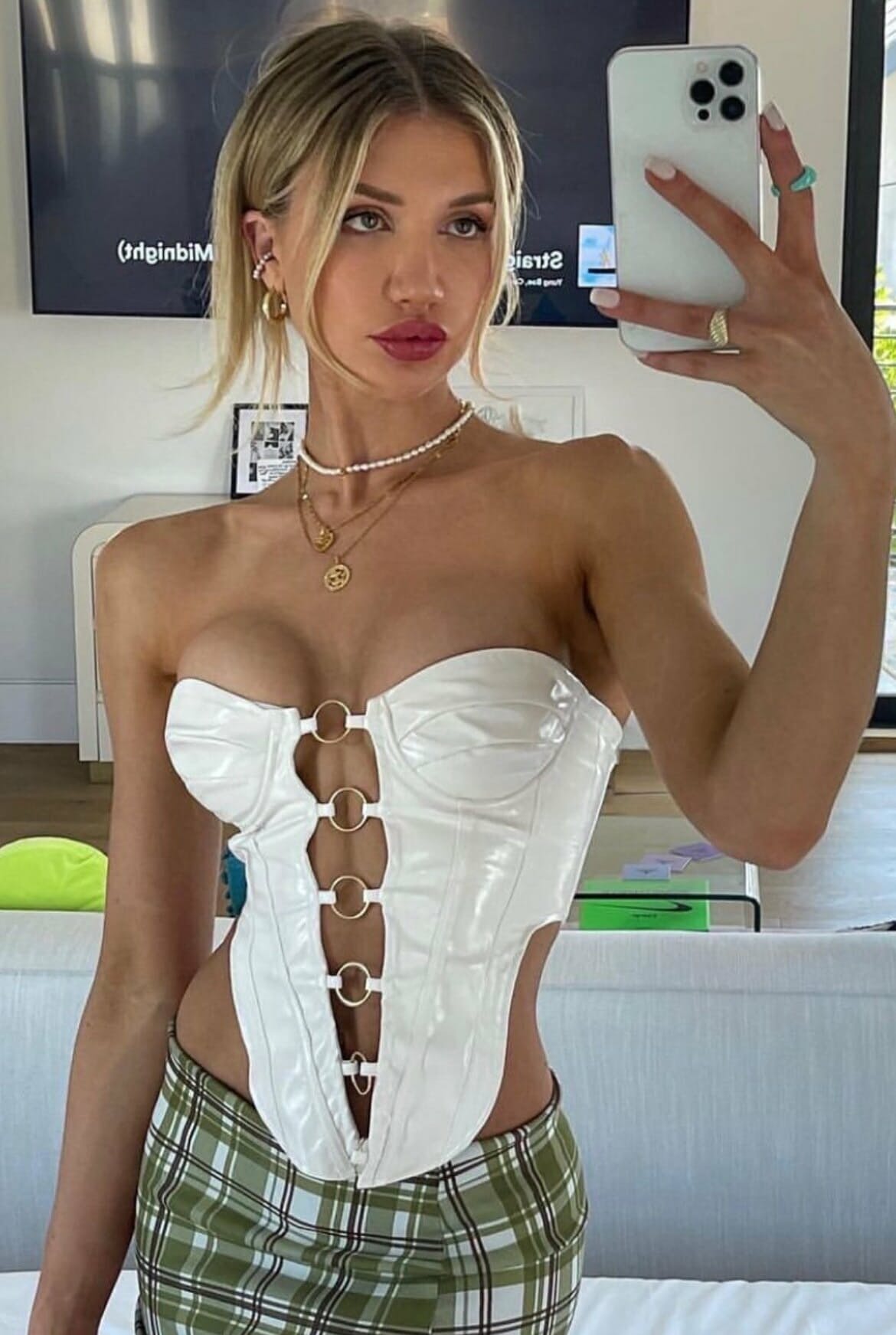 Hot only fans cheerleader Gabby Epstein flaunts her big ass and underboobs
