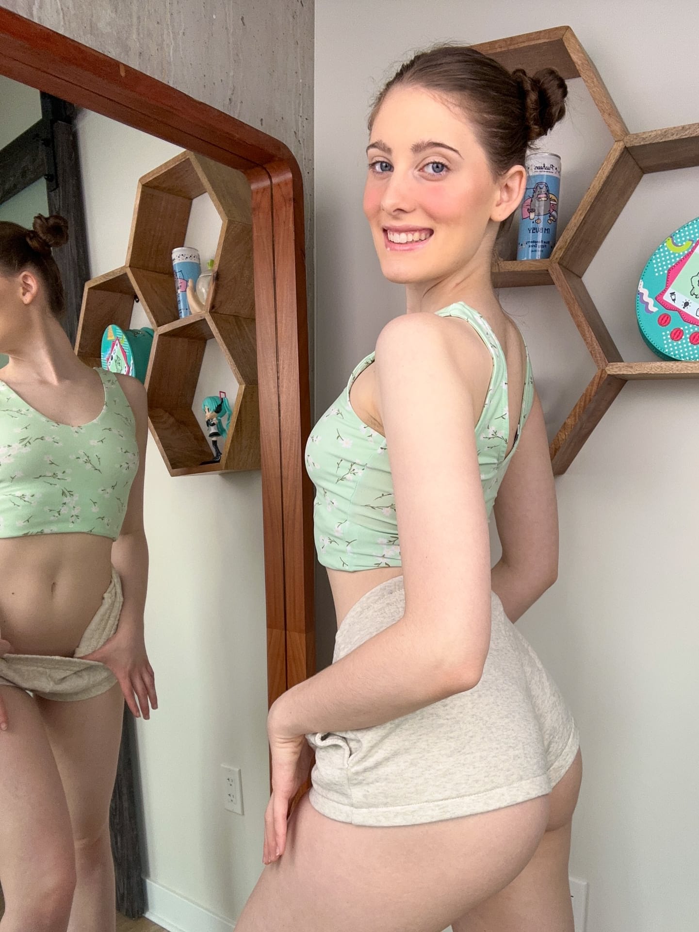 OnlyFans 艾米丽-贝尔蒙特演唱 艾米丽-贝尔蒙特热辣照片