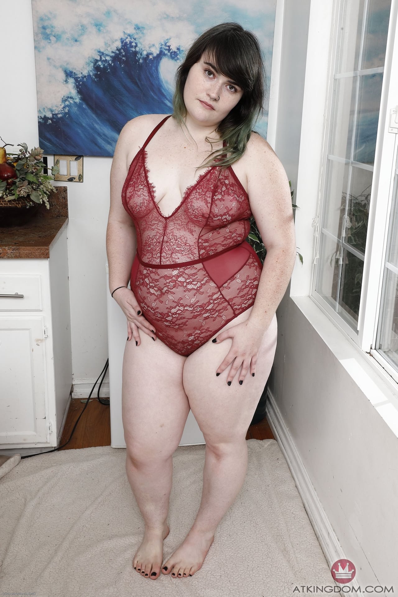 业余 BBW Cece Lachey 甩掉内衣，近距离展示毛茸茸的小穴