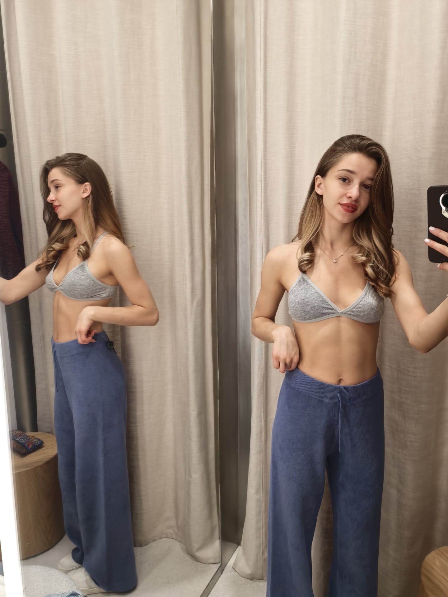 娇小少女小诗在镜前自拍时展示了她的小巧双峰