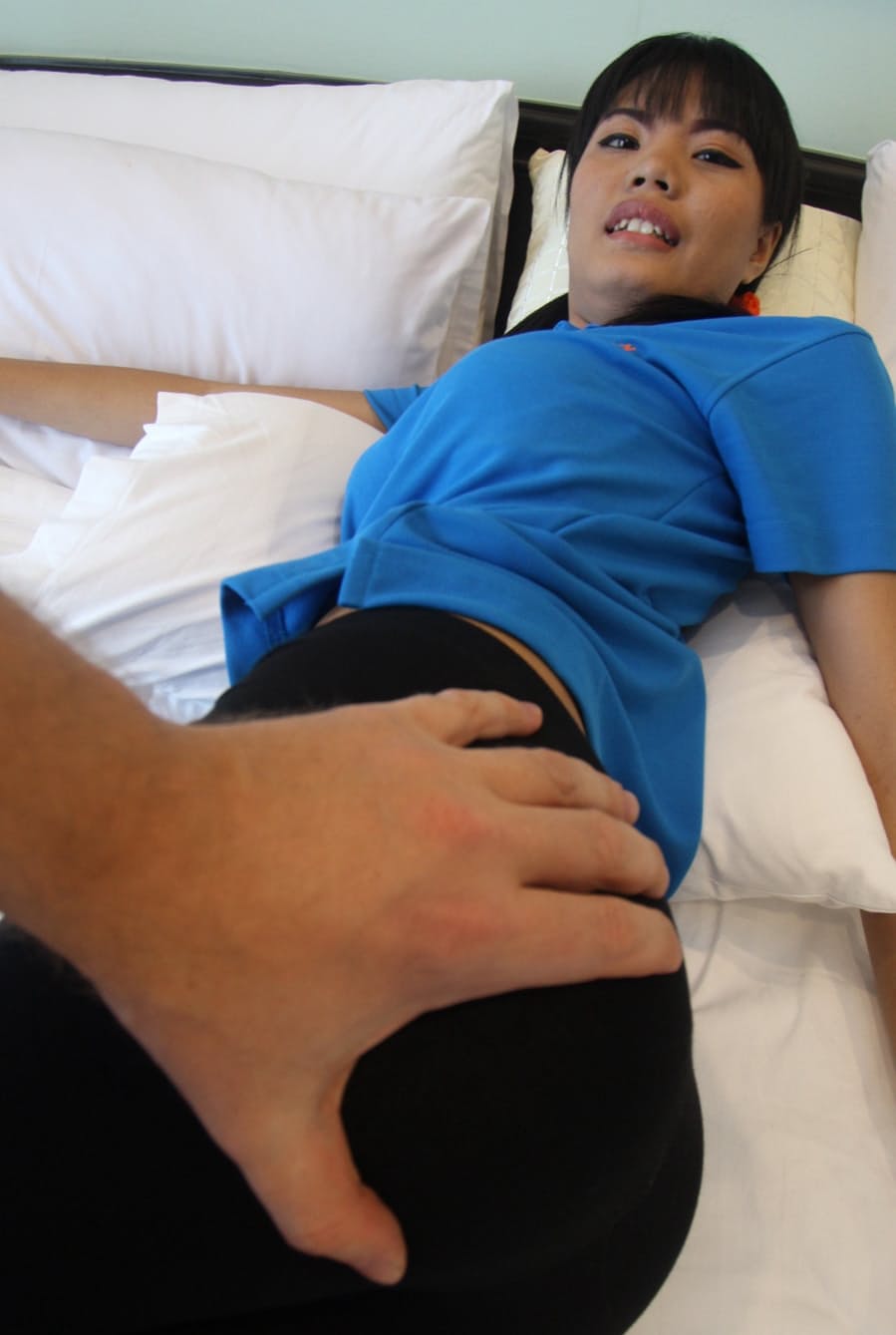 亚洲初来乍到者 Nunxang 在床上赤身裸体与性爱游客啪啪啪