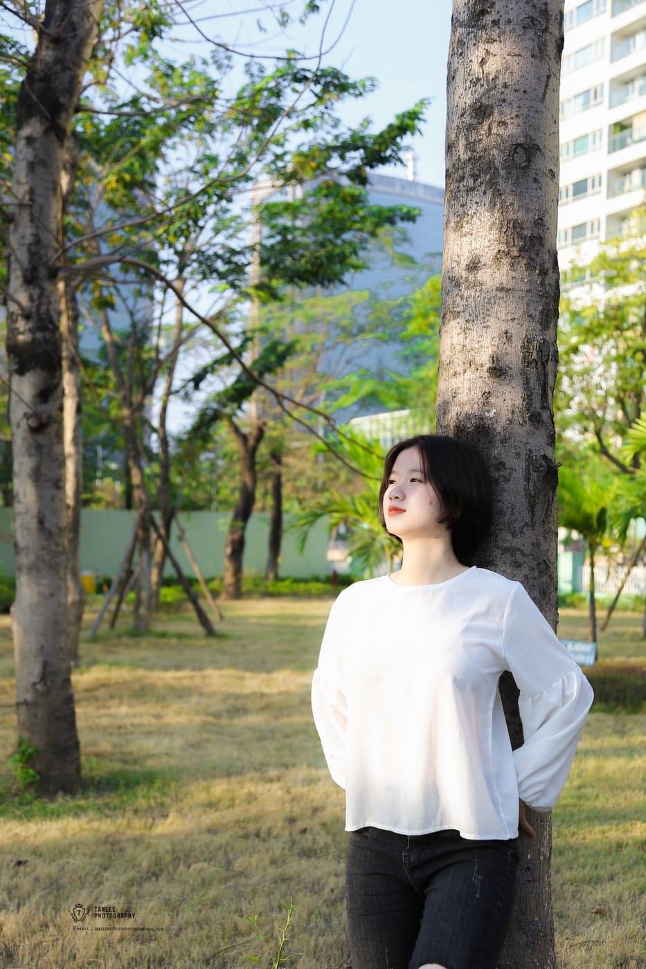 迷人的亚洲宝贝 Julia My Le 在她的合辑中摆姿势和做爱