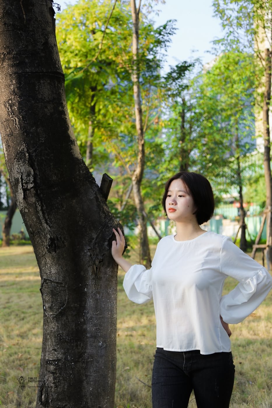 迷人的亚洲宝贝 Julia My Le 在她的合辑中摆姿势和做爱
