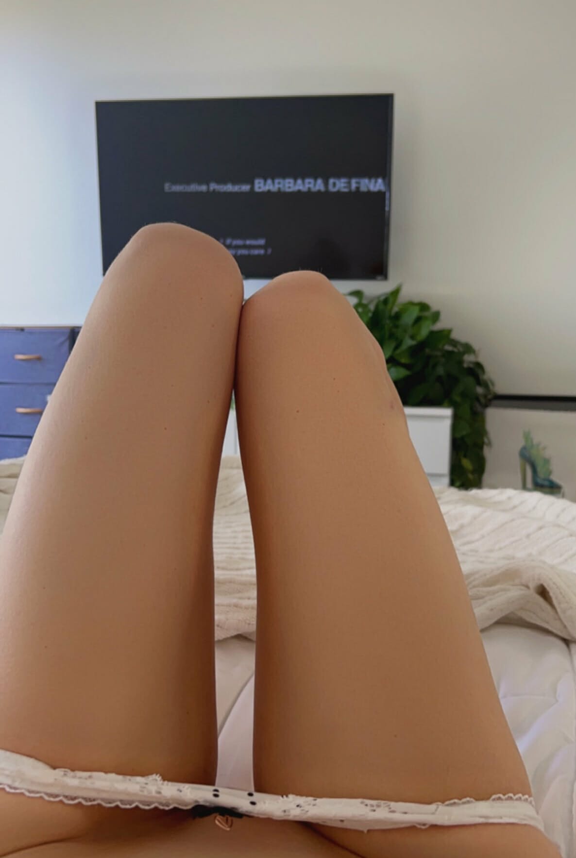 Big round ass babe Gabby Epstein reveals her stunning figure with tan lines