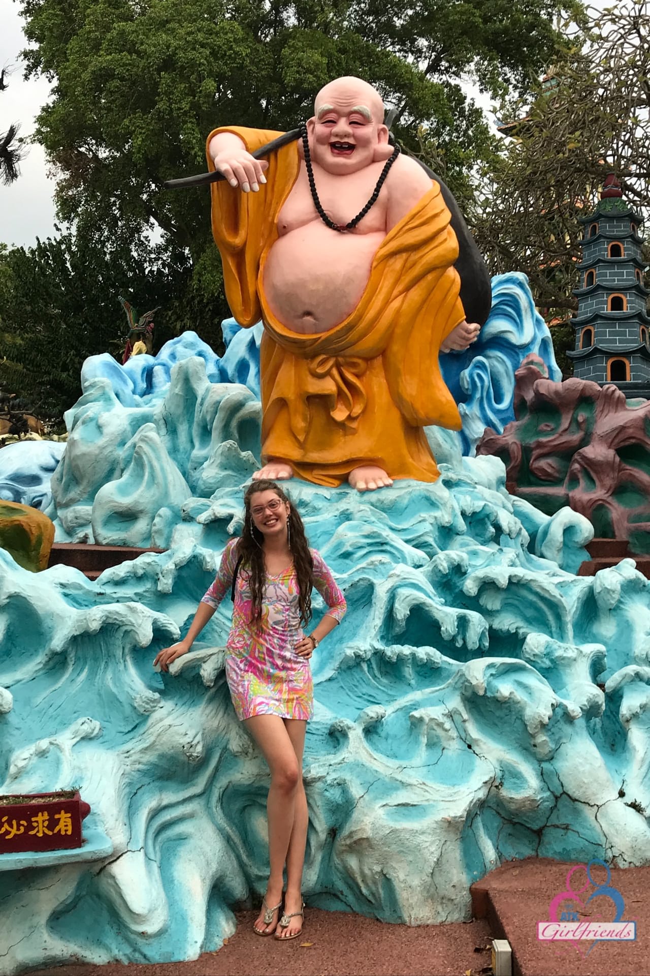 俄罗斯美女 Elena Koshka 在度假照片合集中展示她毛茸茸的阴户
