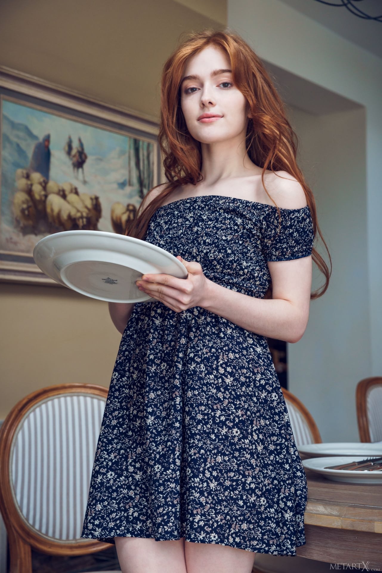 迷人的红发女孩 Jia Lissa 尽情展示她娇小裸体的每一寸肌肤