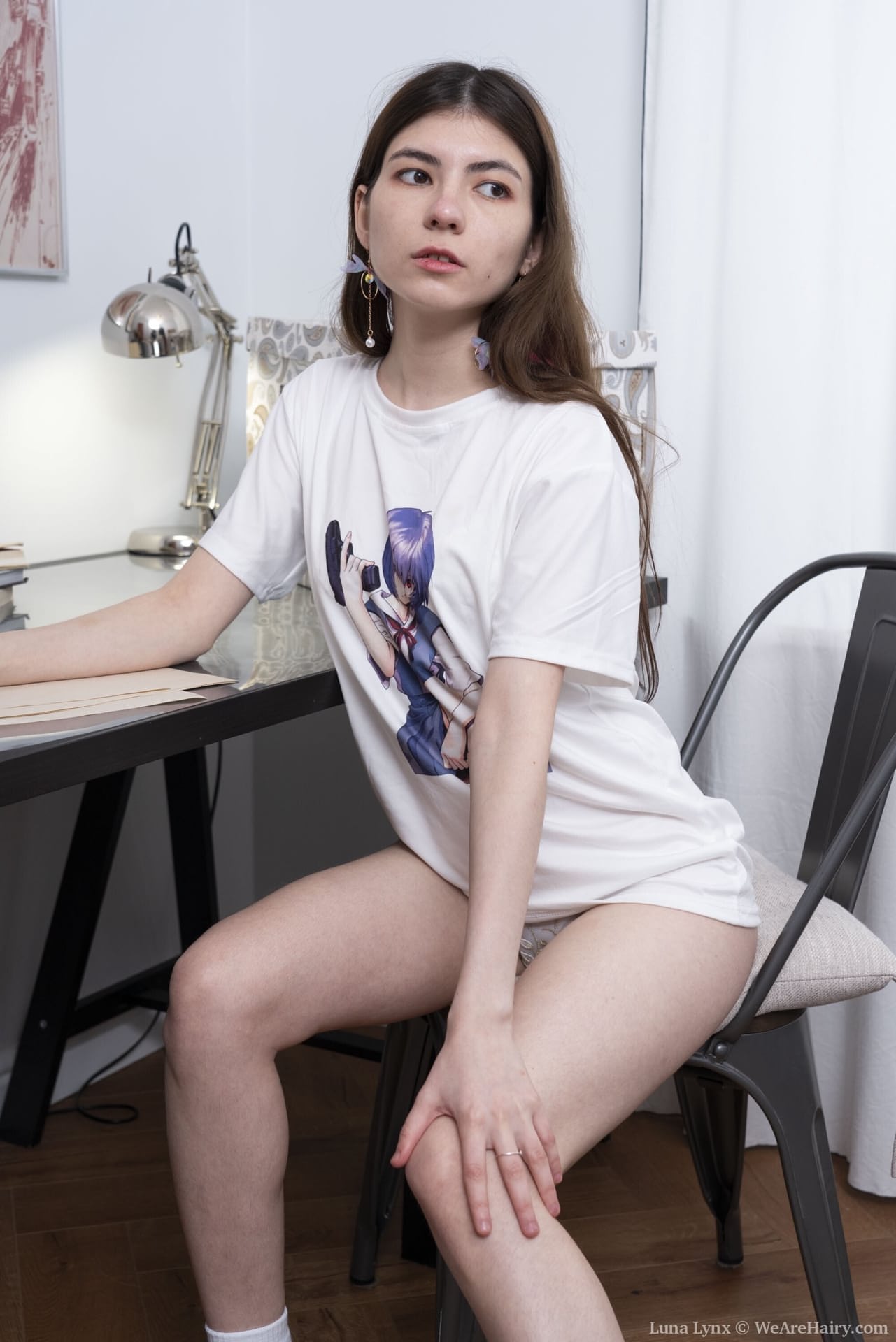 可爱的尖嘴少女露娜-林克斯（Luna Lynx）展示并玩弄自己的闷骚