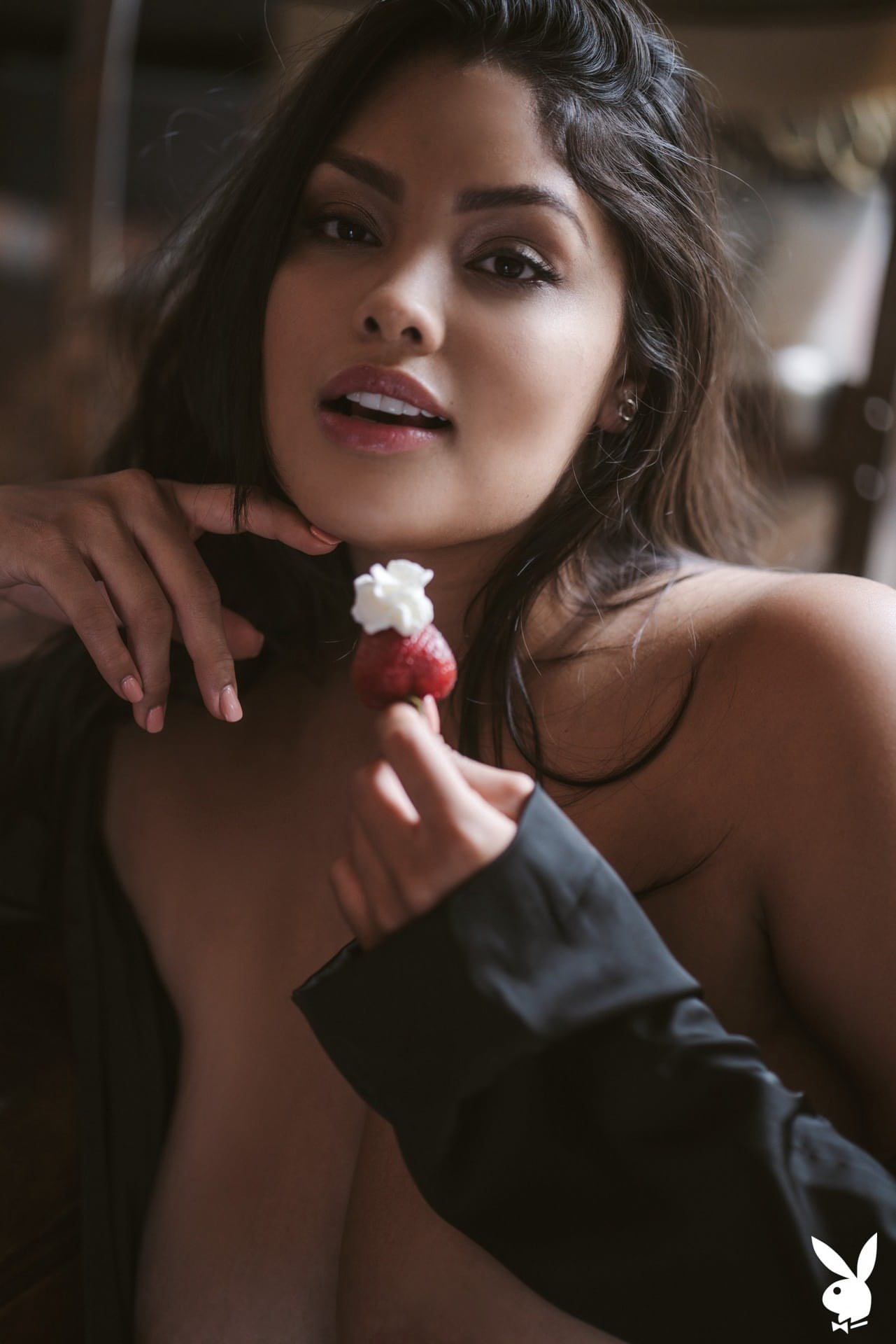 墨西哥大胸美女 Jocelyn Corona 在家中炫耀