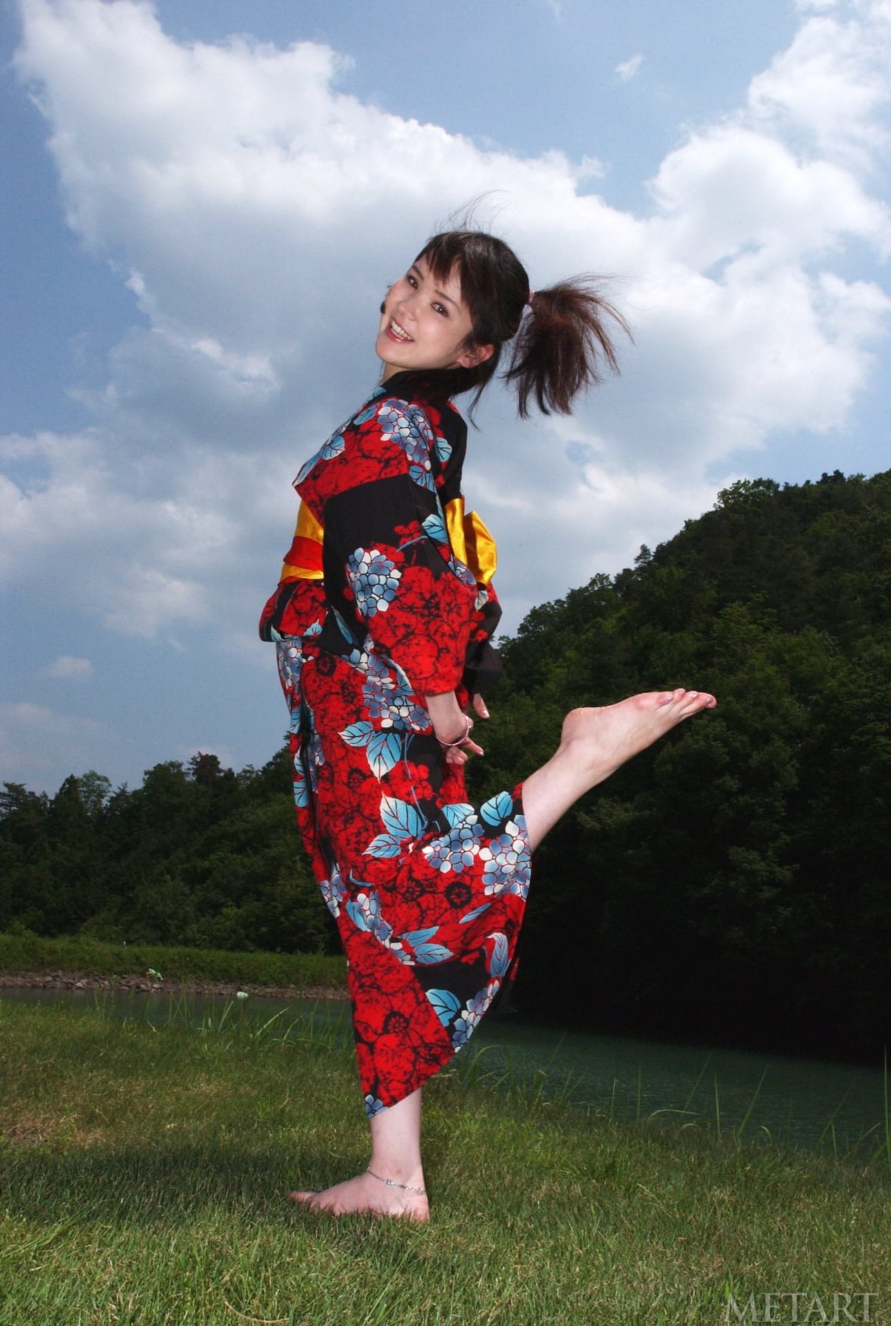 由 Maki A Naked Photos 表演的 Met Art