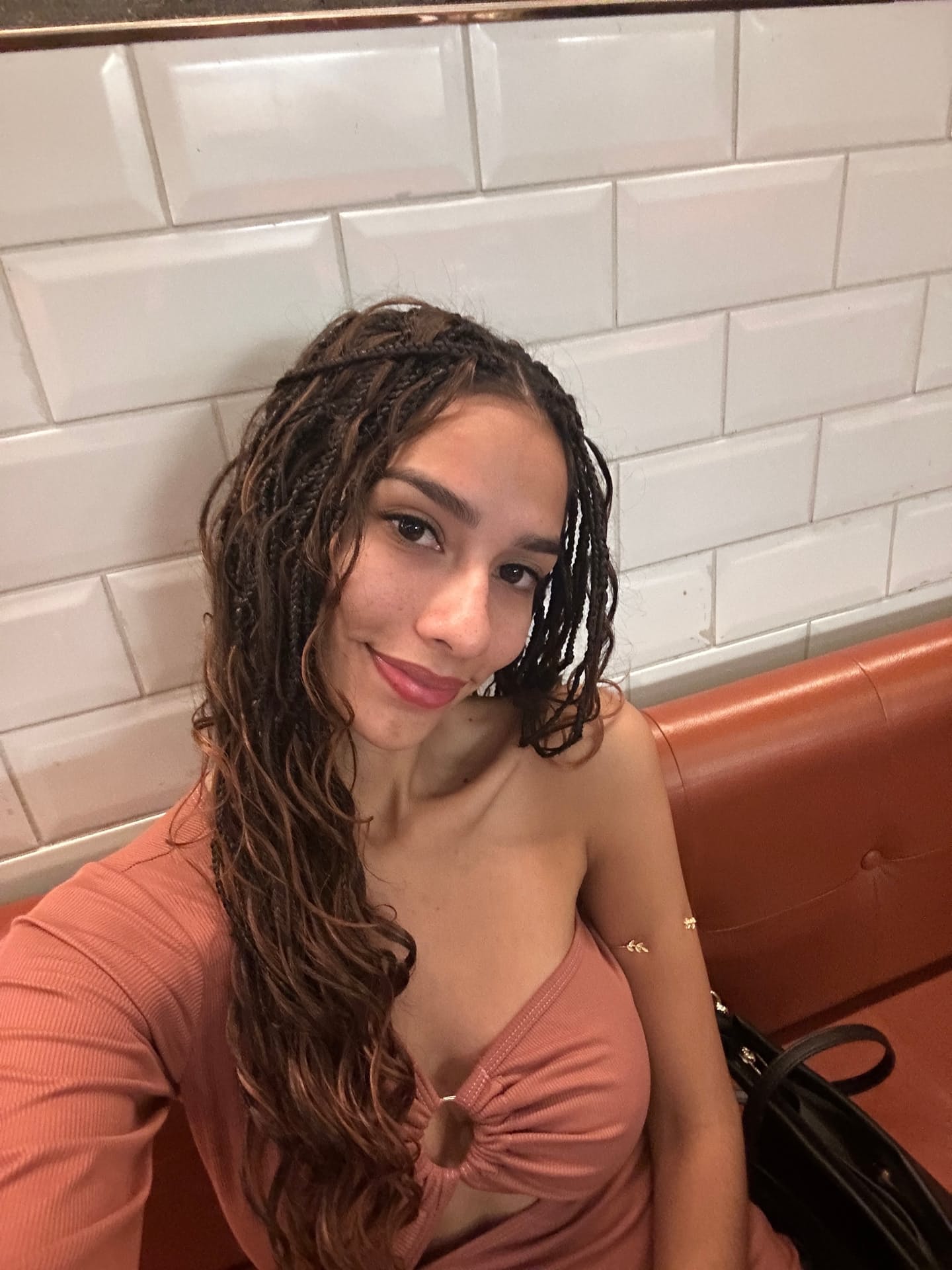 可爱迷人的OnlyFans美女妮娜·福克西身着性感装扮摆拍的合集