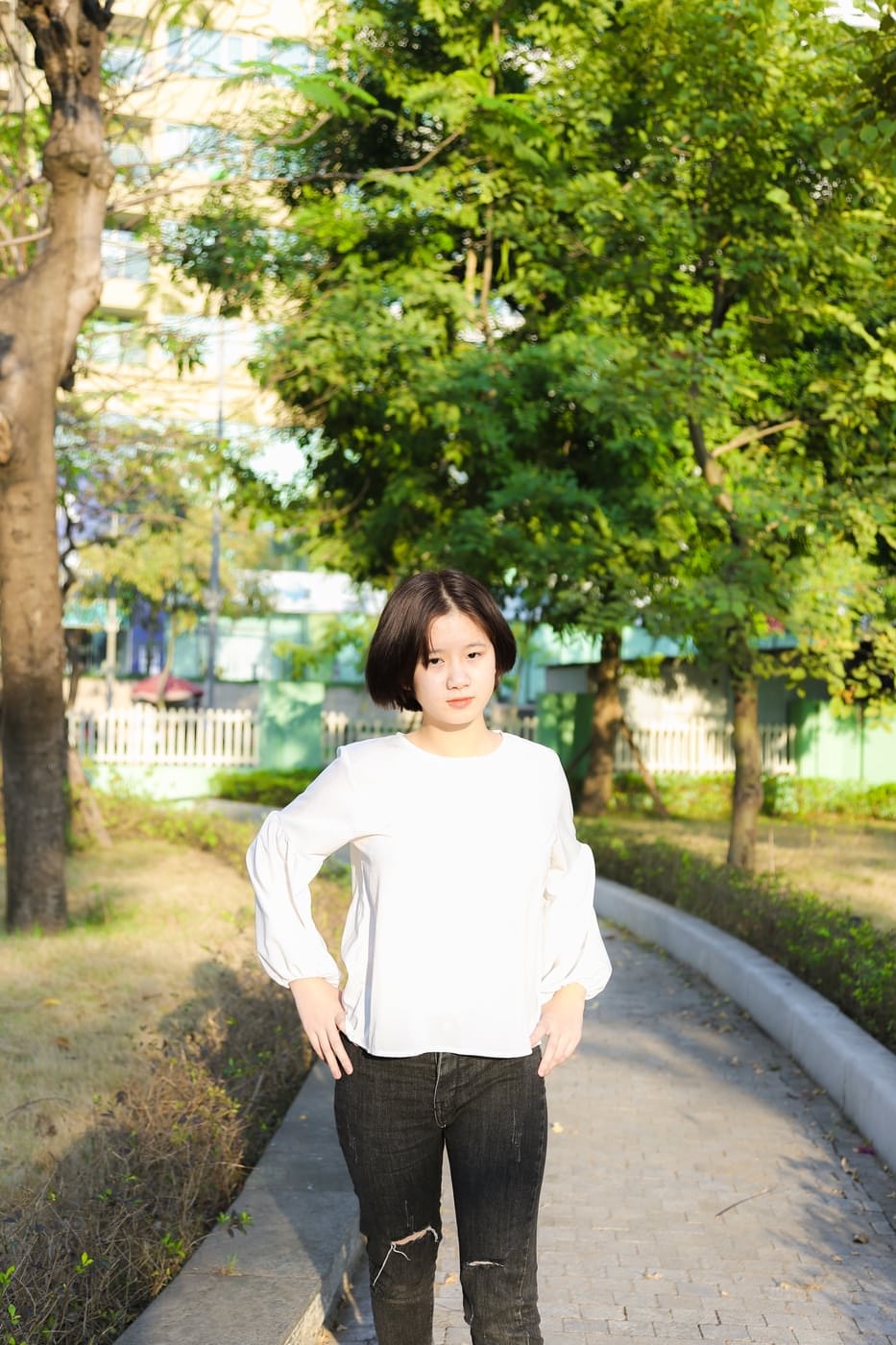 迷人的亚洲宝贝 Julia My Le 在她的合辑中摆姿势和做爱