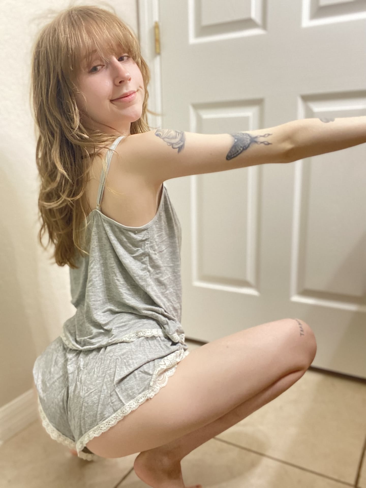 OnlyFans Teenzy Bella 的裸体图片