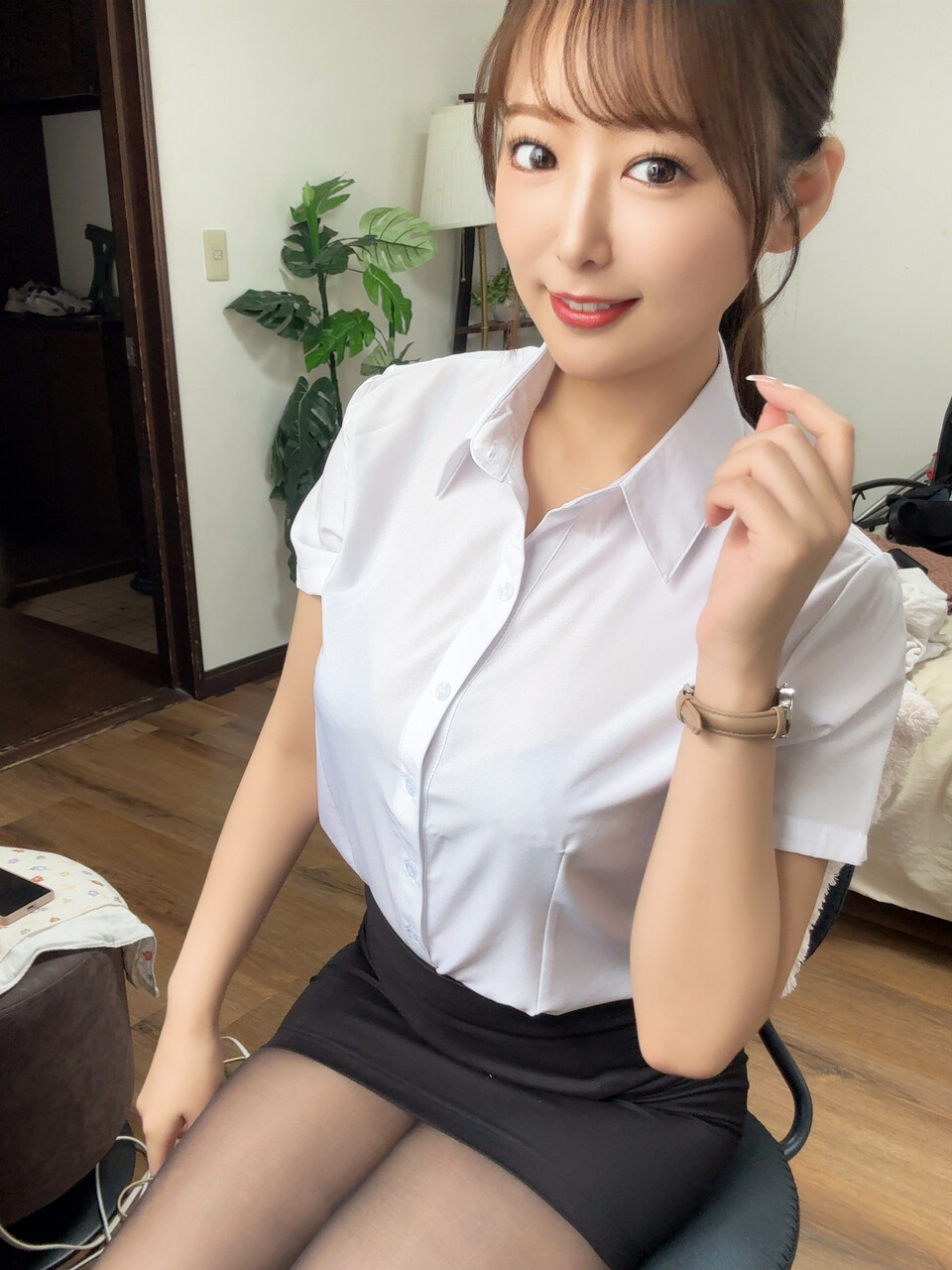 Adorable Japanese girl posts selfies in a variety of revealing outfits