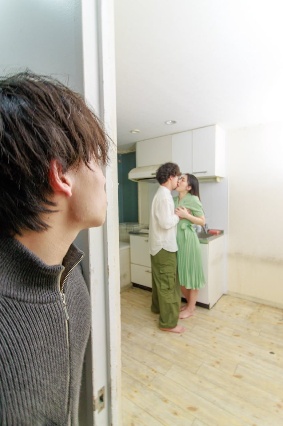 日本 MILF 夫妇 Megumi Satuki 与年轻陌生人一起给她的男人戴绿帽子