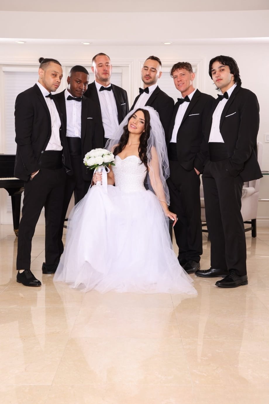 由丹尼-山、唐尼-辛斯、伊莱亚斯-卡什表演的成人时光 XXX 图片